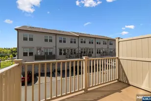 81 Arnold Dr, Wood Ridge, NJ 07075 - Photo 8