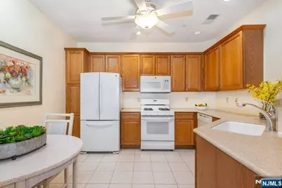 100 Ridgewood Road 207 #207, Washington Township, NJ 07676 - Photo 10