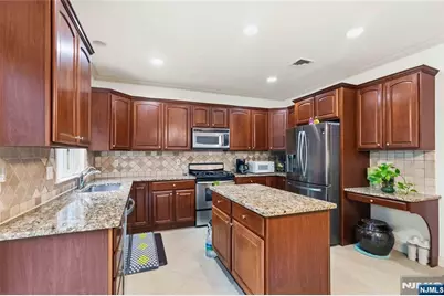 400 Paris Avenue, Northvale, NJ 07647 - Photo 12