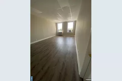 595 Broad Avenue 21 &amp; 22 #21 &amp; 22, Ridgefield, NJ 07657 - Photo 2