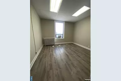 595 Broad Avenue 21 &amp; 22 #21 &amp; 22, Ridgefield, NJ 07657 - Photo 16