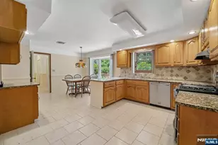 62 Parkway, Rochelle Park Township, NJ 07662 - Photo 10