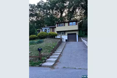 93 Knolls Road, Bloomingdale, NJ 07403 - Photo 1
