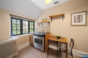 1 Byrne Ln 10, Tenafly, NJ 07670 - Photo 8