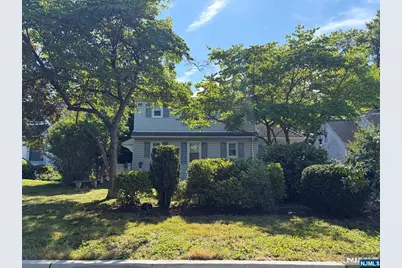 43 Colonial Parkway, Dumont, NJ 07628 - Photo 4