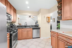 1005 Chatfield Dr, Pequannock Township, NJ 07444 - Photo 10