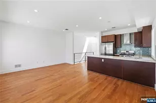 141 Beach St, Jersey City, NJ 07307 - Photo 12