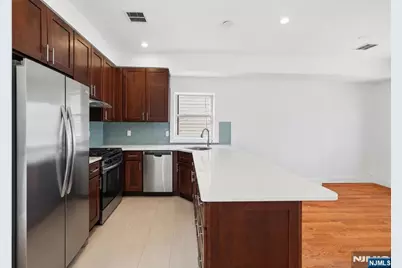 141 Beach Street, Jersey City, NJ 07307 - Photo 14