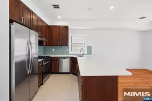 141 Beach St, Jersey City, NJ 07307 - Photo 14