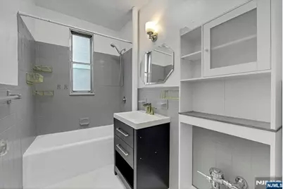 100 E Palisade Avenue A24 #A24, Englewood, NJ 07631 - Photo 12