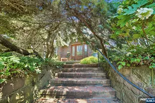 157 Sussex Rd, Tenafly, NJ 07670 - Photo 2