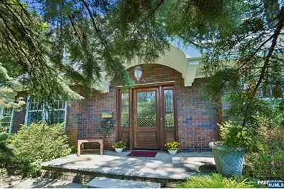 157 Sussex Road, Tenafly, NJ 07670 - Photo 2