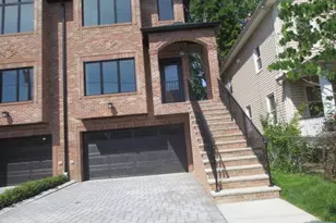 427 Westview Pl B, Fort Lee, NJ 07024 - Photo 2
