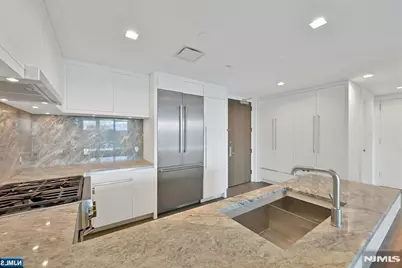 320 Adolphus Avenue 806 #806, Cliffside Park, NJ 07010 - Photo 4