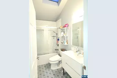 2425 1st Street, Fort Lee, NJ 07024 - Photo 12