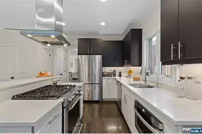 1627 John Street A #A, Fort Lee, NJ 07024 - Photo 8
