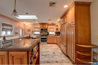 147 Field Avenue, Hasbrouck Heights, NJ 07604 - Photo 6