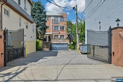 124 68th Street 206 #206, Guttenberg, NJ 07093 - Photo 16