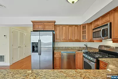 124 68th Street 206 #206, Guttenberg, NJ 07093 - Photo 10