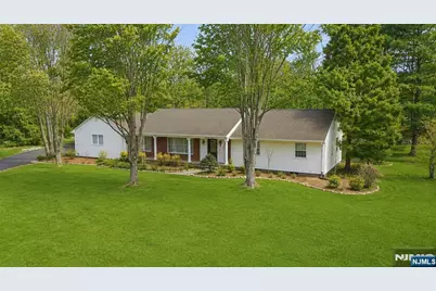 23 Jan River Drive, Upper Saddle River, NJ 07458 - Photo 2