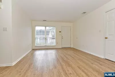 1132 Stafford Street 1132 #1132, Mahwah, NJ 07430 - Photo 6