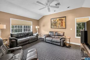 24 Vanderbeck Ln, Mahwah, NJ 07430 - Photo 10