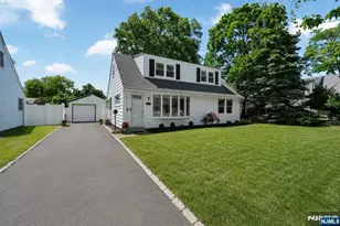 25 Parker Ave, Rochelle Park Township, NJ 07662 - Photo 2