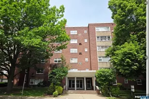 1575 Center Ave 5F, Fort Lee, NJ 07024 - Photo 1