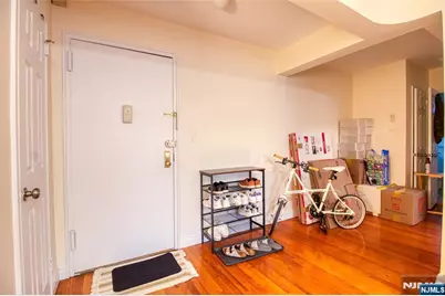 2160 Center Avenue 4S #4S, Fort Lee, NJ 07024 - Photo 2