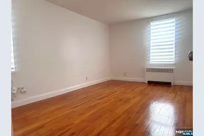 2160 Center Avenue 4S #4S, Fort Lee, NJ 07024 - Photo 4