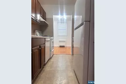 2160 Center Avenue 4S #4S, Fort Lee, NJ 07024 - Photo 2