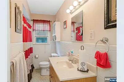 4 Royal Avenue, Hawthorne, NJ 07506 - Photo 6