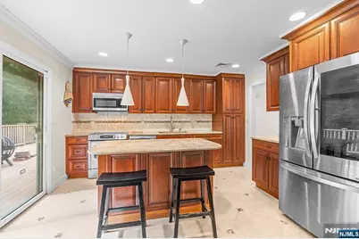 21 Kennedy Circle, Closter, NJ 07624 - Photo 6
