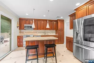 21 Kennedy Cir, Closter, NJ 07624 - Photo 6