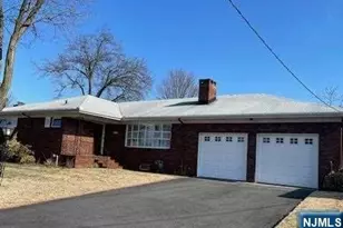 16-37 Parmelee Ave, Fair Lawn, NJ 07410 - Photo 2