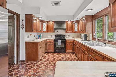 14 Saddle River Road, Woodcliff Lake, NJ 07677 - Photo 22