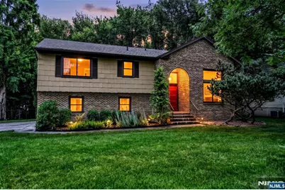 270 E Crescent Avenue, Ramsey, NJ 07446 - Photo 2