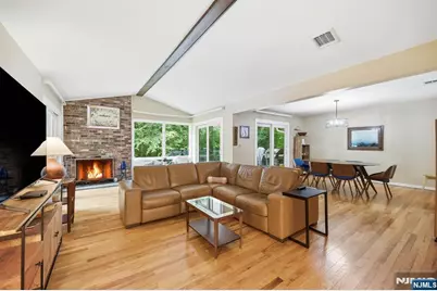 23 Cressfield Court, Woodcliff Lake, NJ 07677 - Photo 8