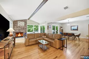 23 Cressfield Ct, Woodcliff Lake, NJ 07677 - Photo 8