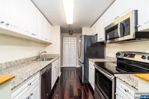 100 Old Palisade Road 2011, Fort Lee, NJ 07024 - Photo 8