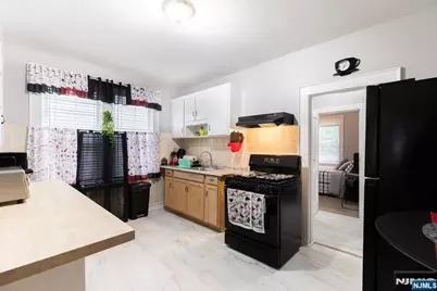 42 Harding Terrace 1 #1, Newark, NJ 07112 - Photo 6