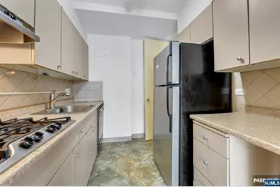 2 Horizon Road #G5, Fort Lee, NJ 07024 - Photo 32