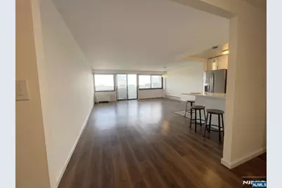 1600 Center Avenue 12C #12C, Fort Lee, NJ 07024 - Photo 2