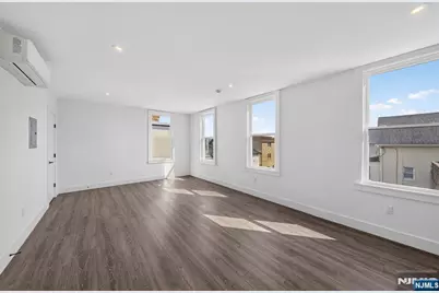 260 Walker Street B #B, Fairview, NJ 07022 - Photo 4