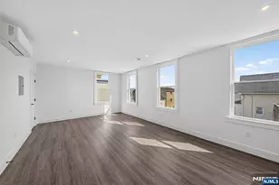 260 Walker Street B, Fairview, NJ 07022 - Photo 4