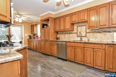380 Shea Drive, New Milford, NJ 07646 - Photo 8