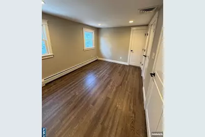 793 Jersey Place, Paramus, NJ 07653 - Photo 8