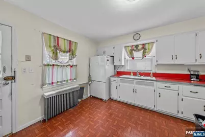 385 McKinley Street, Fairview, NJ 07022 - Photo 8