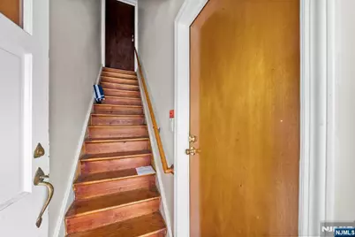385 McKinley Street, Fairview, NJ 07022 - Photo 14