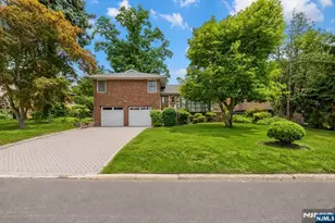 545 Summit St, Englewood Cliffs, NJ 07632 - Photo 1
